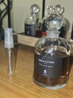 5 ML SAMPLE Serge Lutens Une Voix Noire Perfume EDP Travel Spray